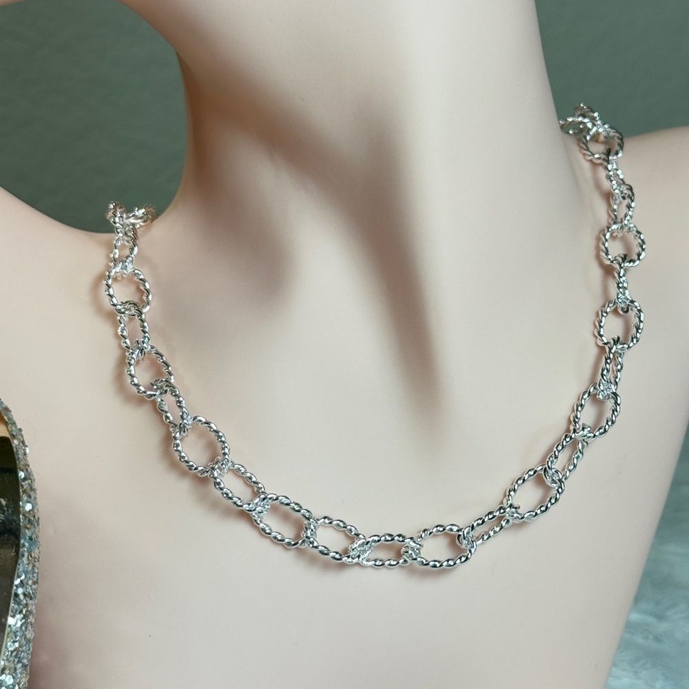⚜️❤️🔥 Elegant Silver Bold Chain Necklace - Picture 5 of 9